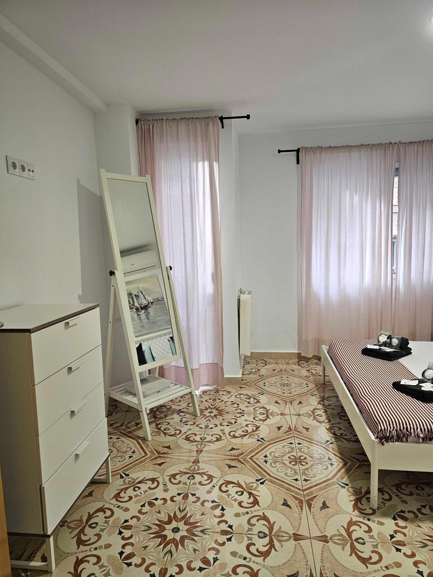 Suncastle Apartamentos Alicante -With Sunny Rooftop Terrace And Barbecue Exteriér fotografie